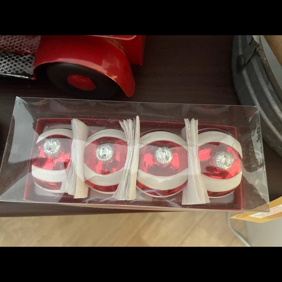 Christmas Crate and Barrel Napking Rings - Picture 2 of 3